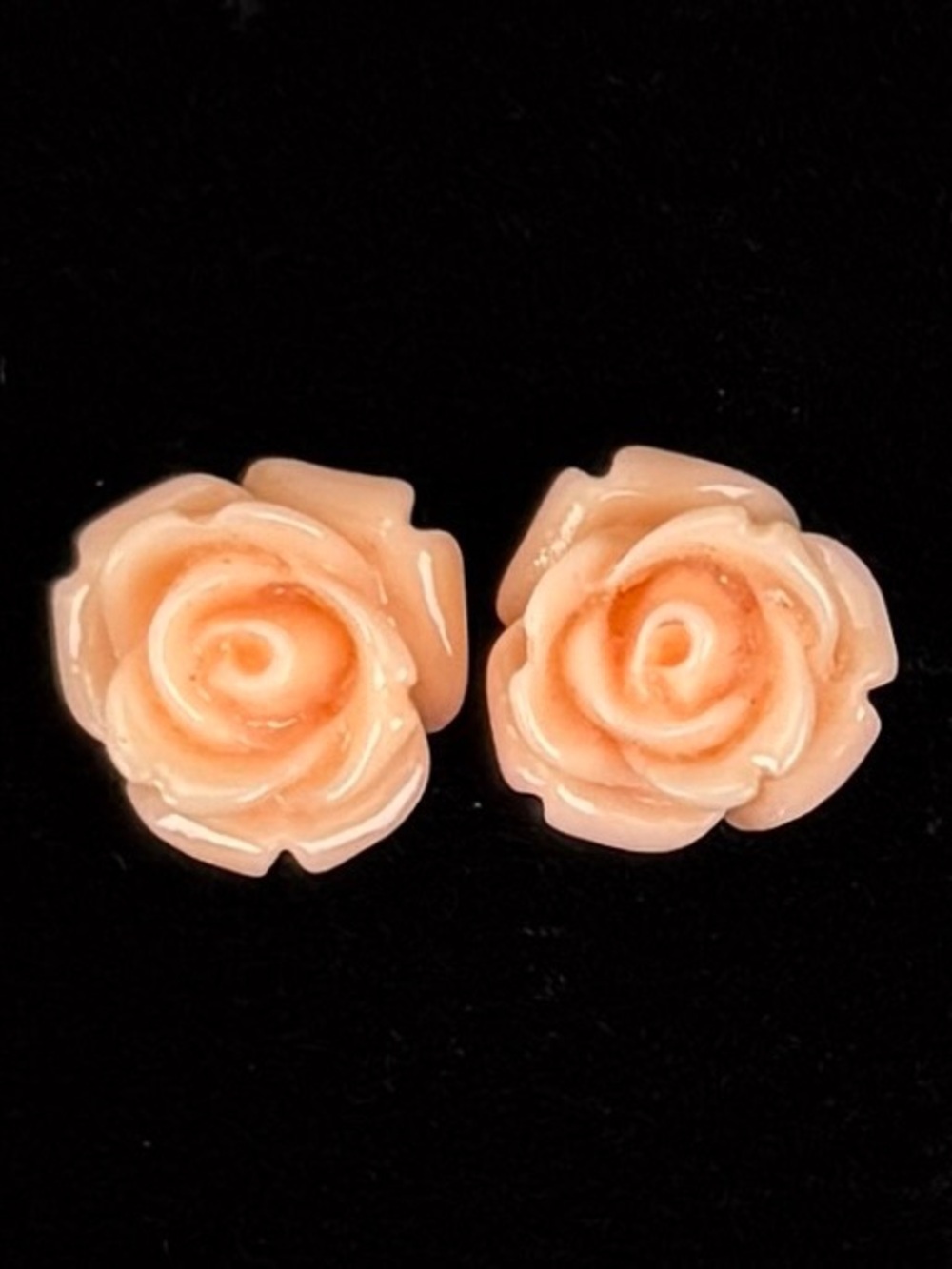 Pretty 3-D raised flower, light peach costume pierced earrings
